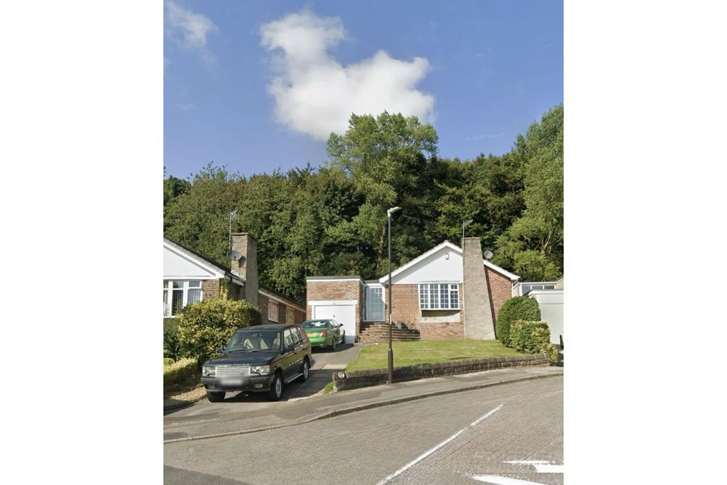 Property photo 1 of 10 Front
