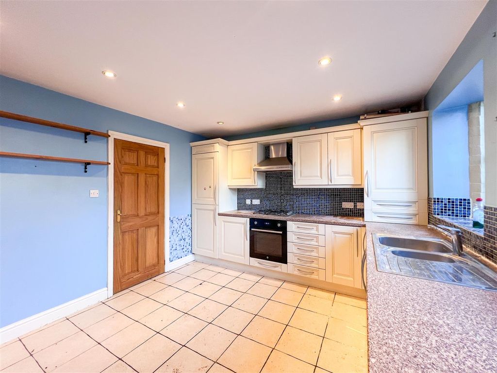 Property photo 3 of 20 Breakfast Kitchen