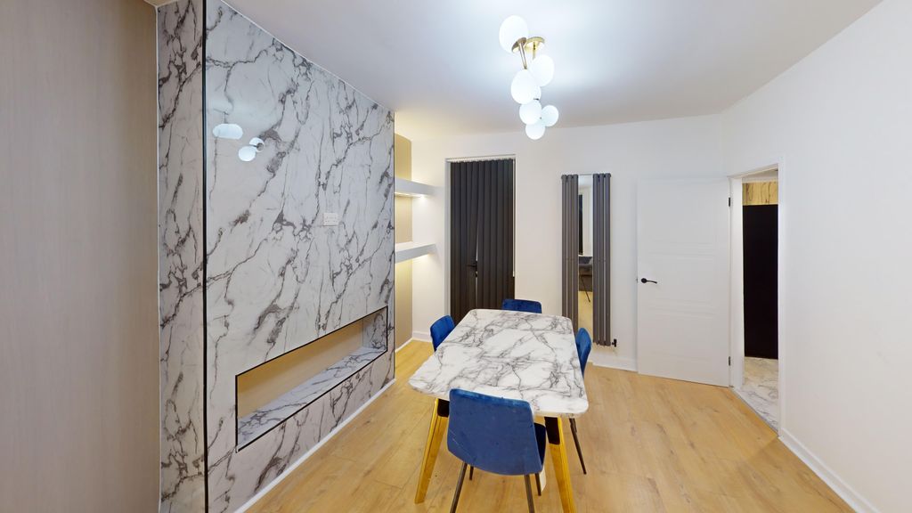 Property photo 2 of 46