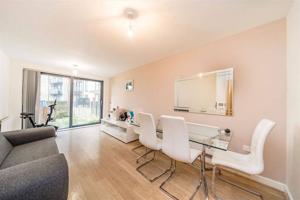 Property photo 2 of 8