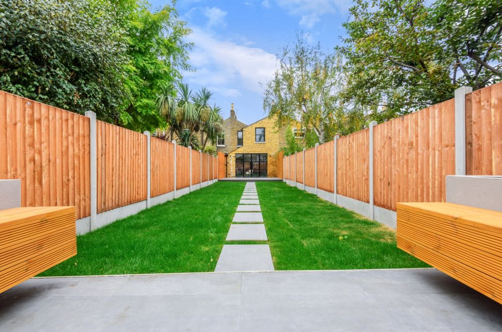 Property photo 2 of 16 906462 (10)