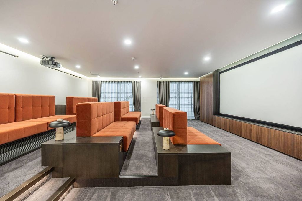 Property photo 2 of 23