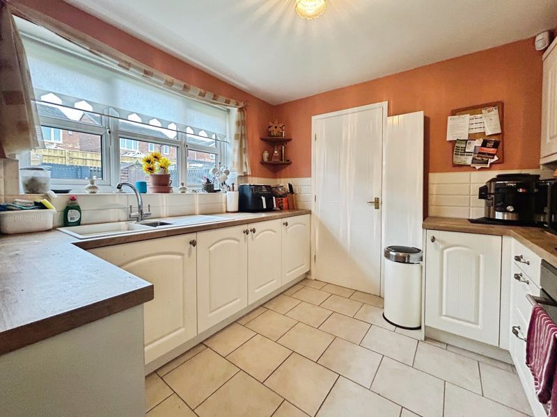 Property photo 3 of 16 Photo 12