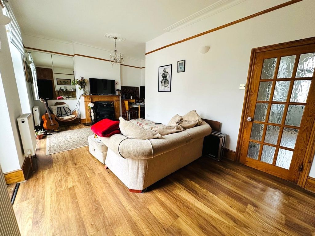 Property photo 3 of 16 Picture No. 05