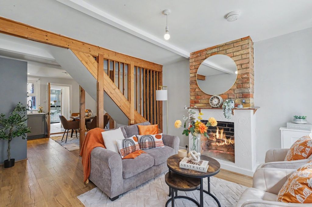 Property photo 3 of 17