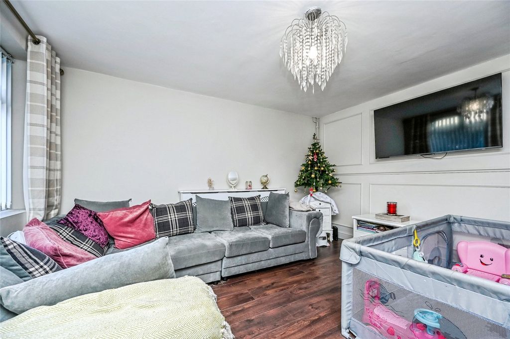 Property photo 3 of 21 Picture No. 04