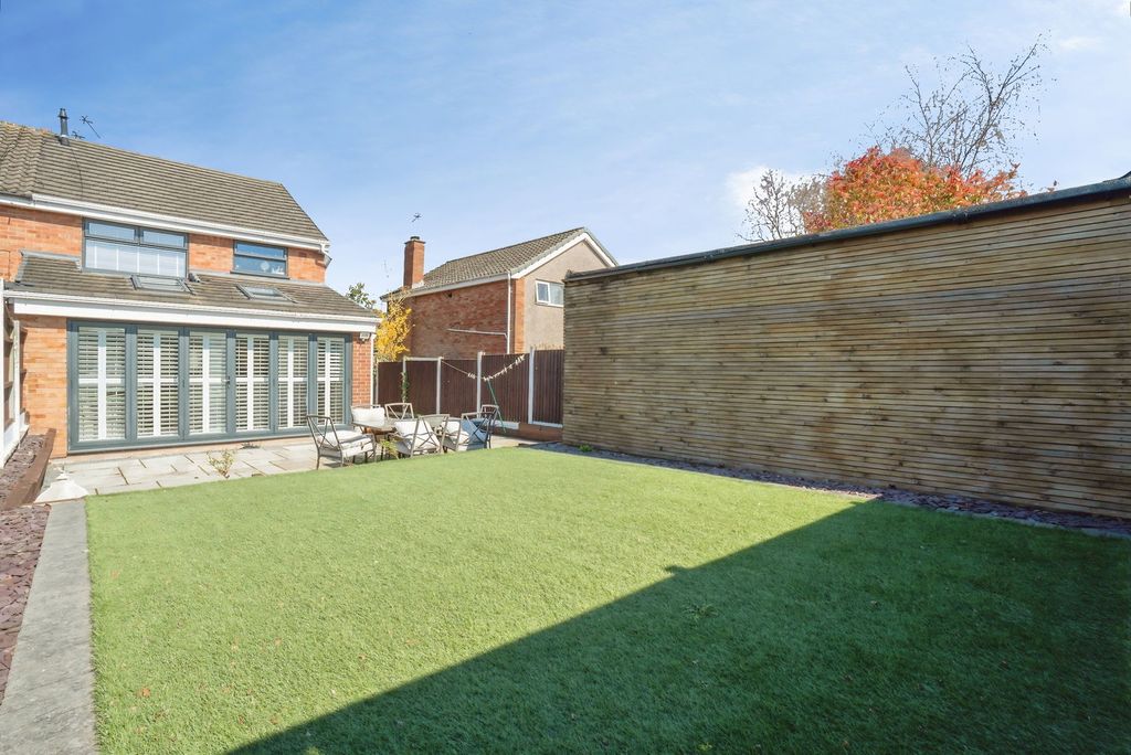 Property photo 2 of 31