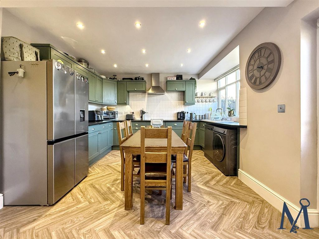 Property photo 2 of 20 Kitchen Diner