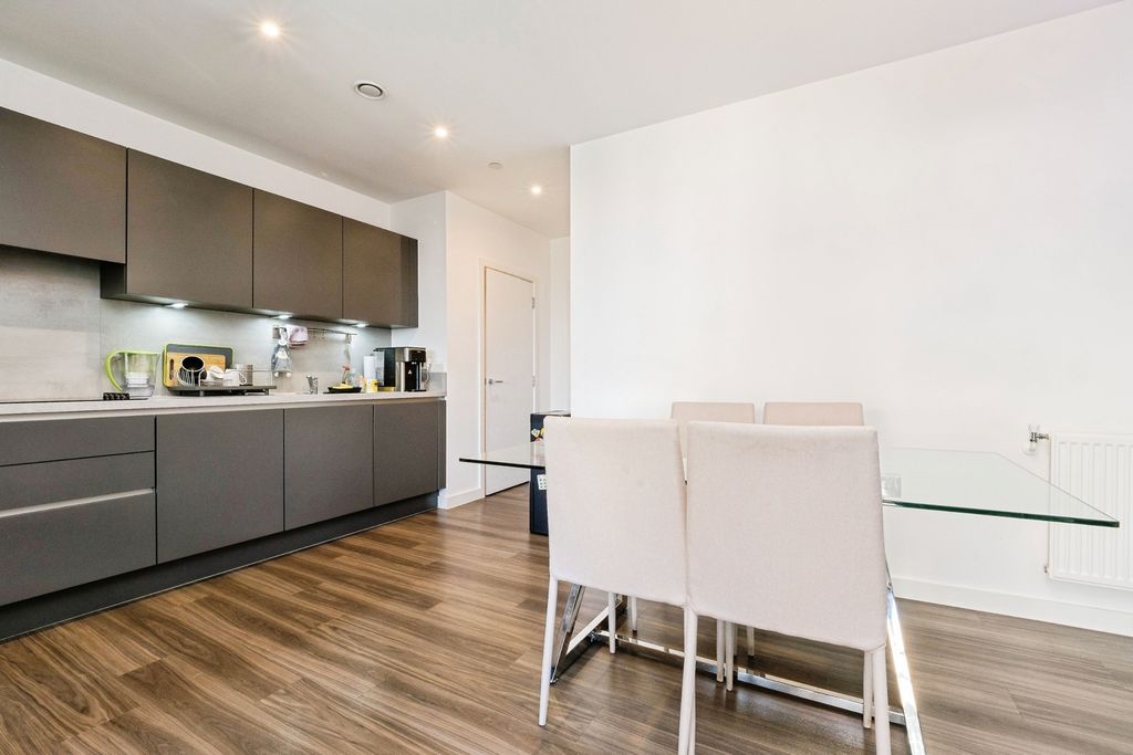 Property photo 3 of 24 Pbox-Img.Jpg