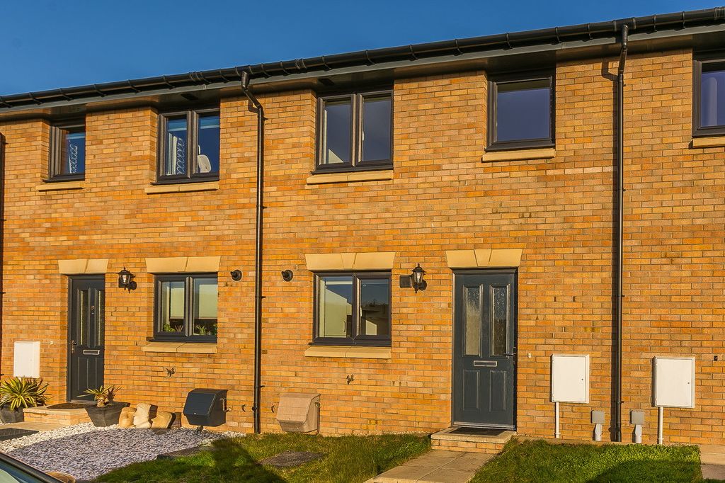 Property photo 1 of 33