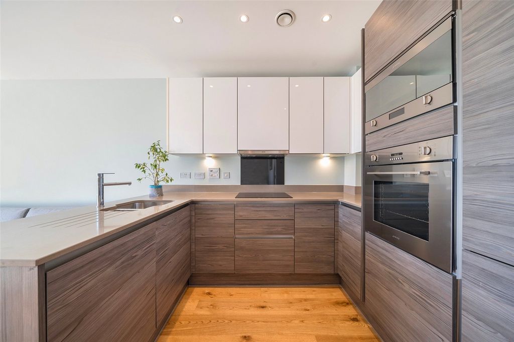 Property photo 3 of 28 Picture No. 23