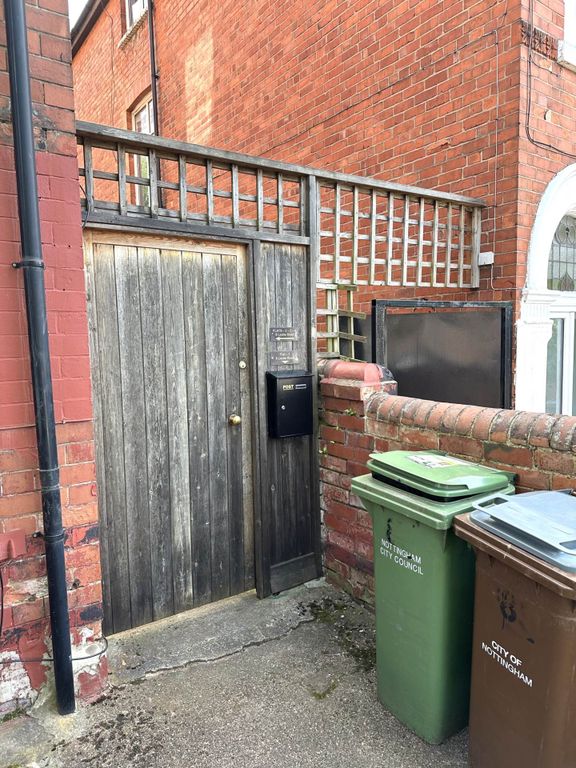 Property photo 2 of 23