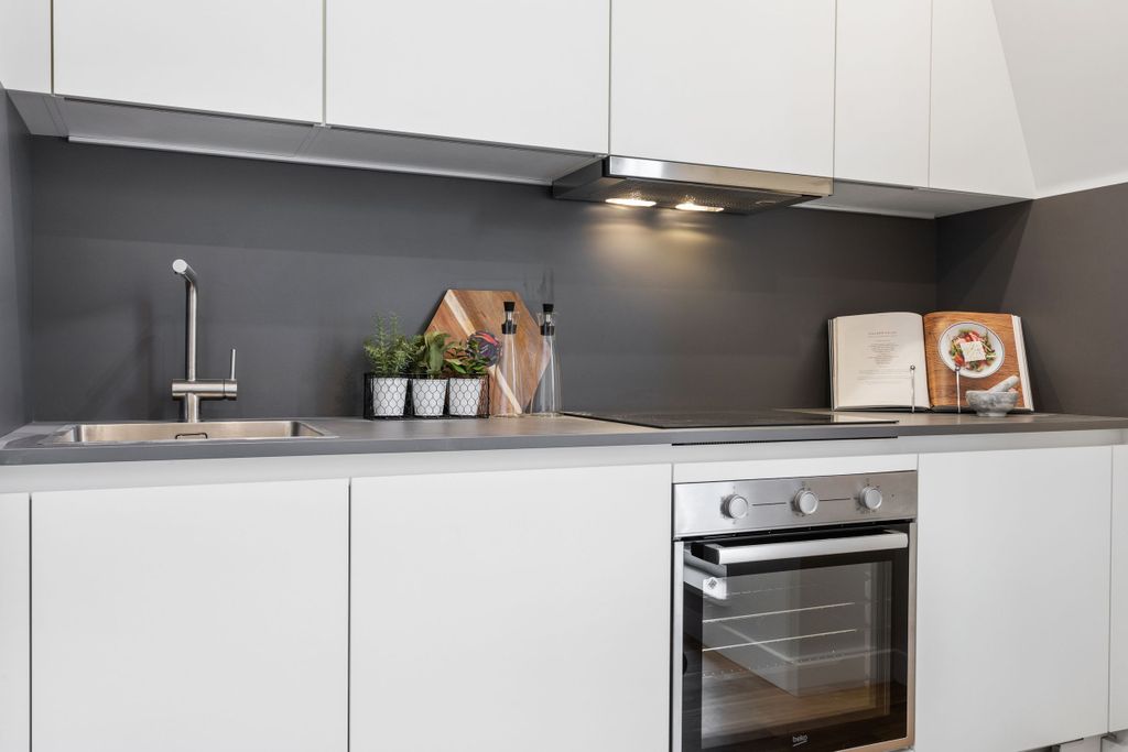 Property photo 2 of 9 Kitchen (Example)