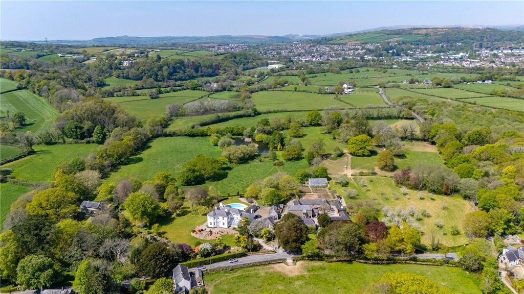 Property photo 2 of 13 Keaton House