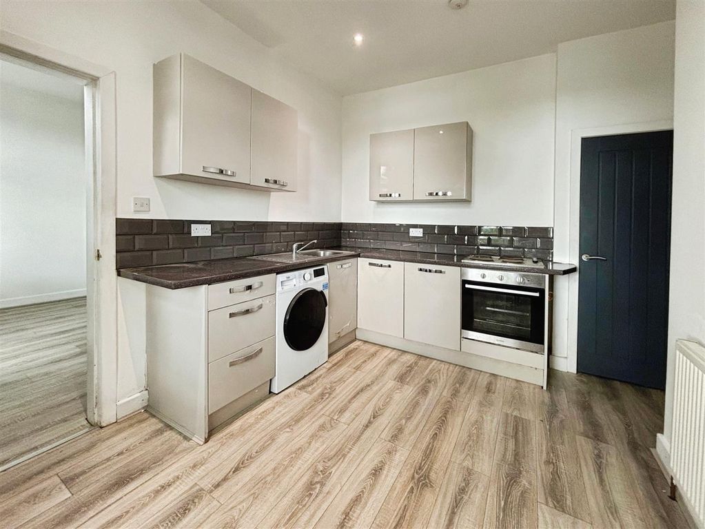 Property photo 2 of 15 Kitchen/Diner