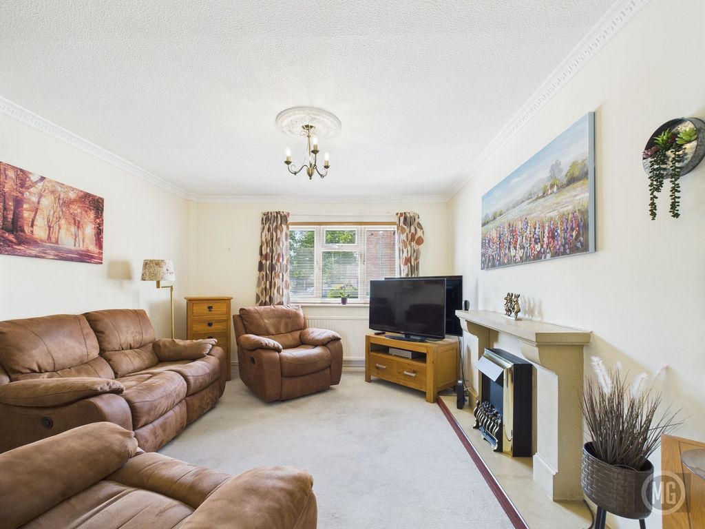 Property photo 3 of 18 Living Room
