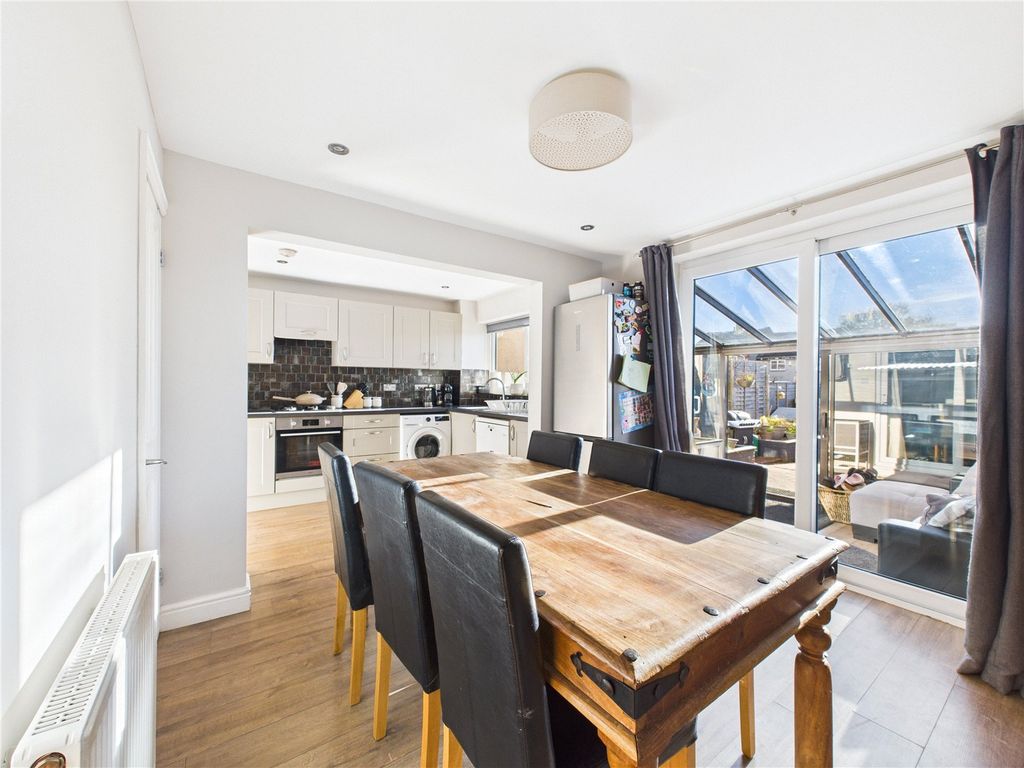 Property photo 2 of 20 Picture No. 12