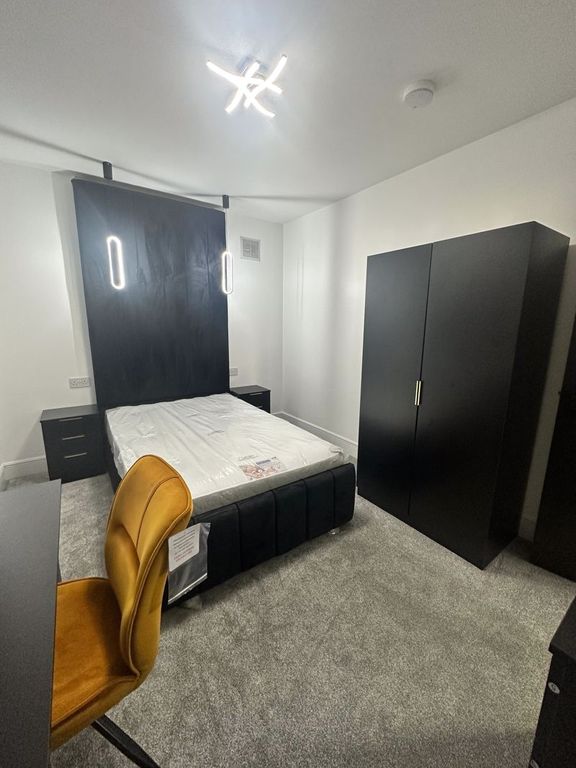 Property photo 3 of 15 Photo 4