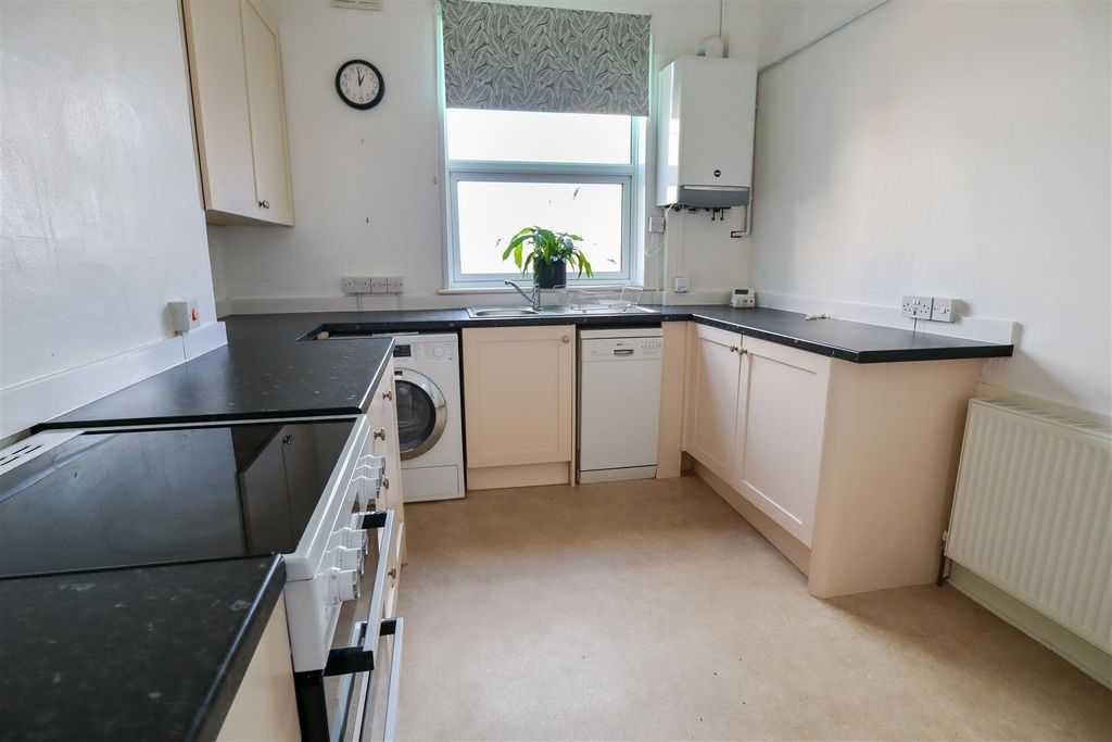 Property photo 2 of 14 Kitchen