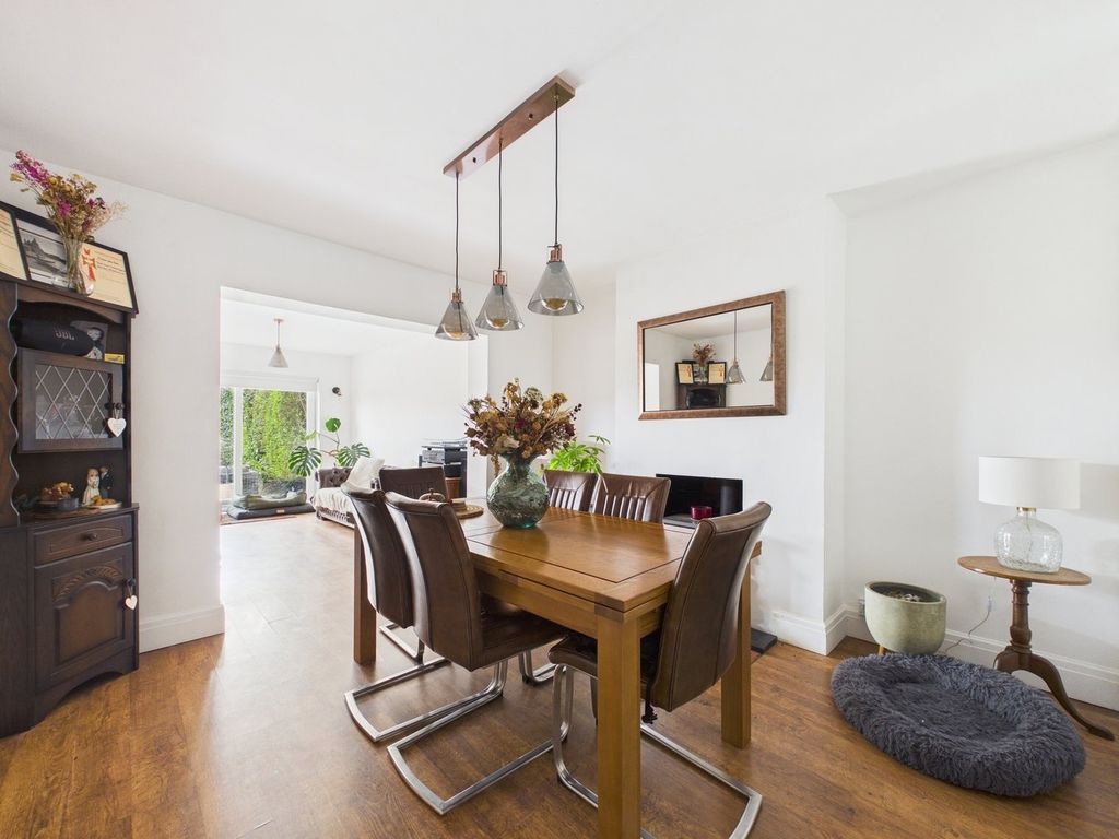 Property photo 3 of 27