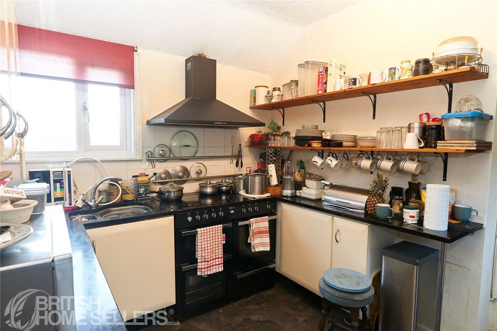 Property photo 2 of 26 Picture No. 10