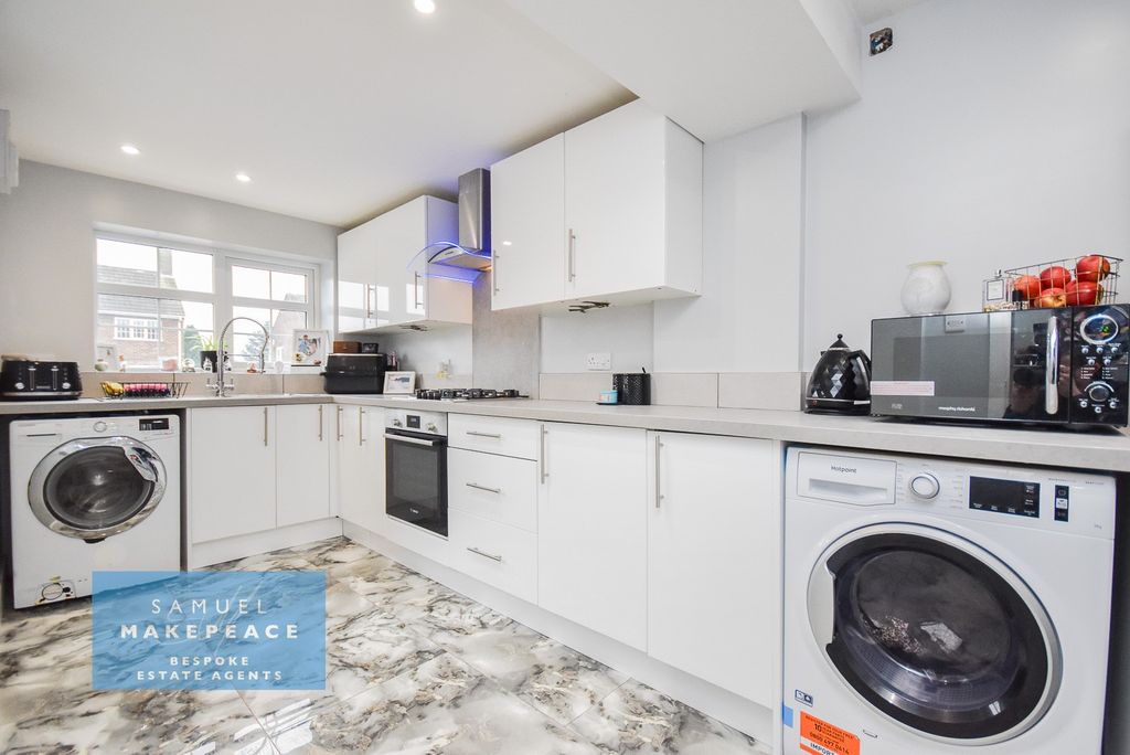 Property photo 2 of 17 Gallery