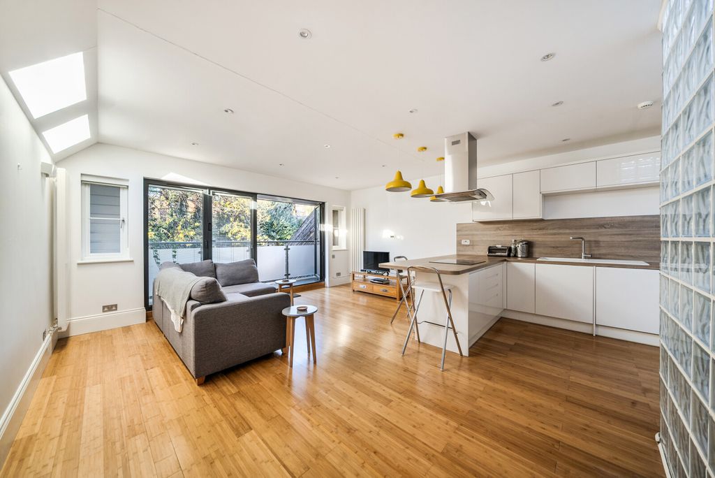 Property photo 2 of 16 Sitting Room/Kitchen