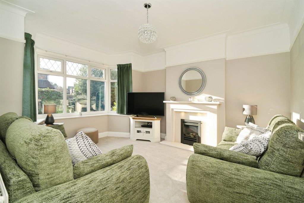 Property photo 2 of 18 Living Room