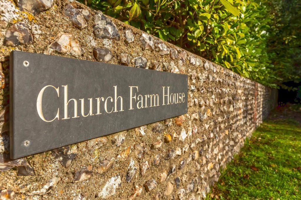 Property photo 3 of 43 Church Farm House_3.Jpg