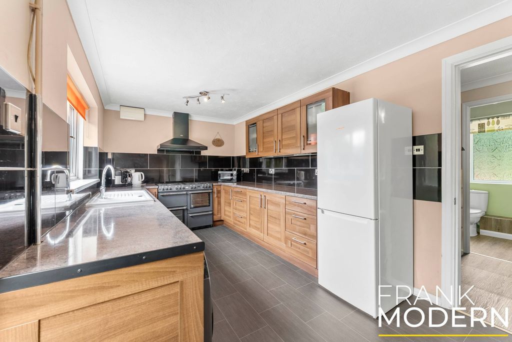 Property photo 2 of 58