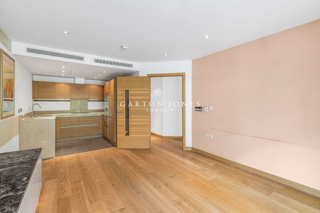 Property photo 3 of 18 Picture No. 24