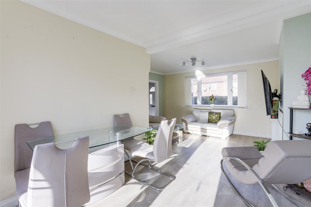 Property photo 3 of 20 19.Jpg