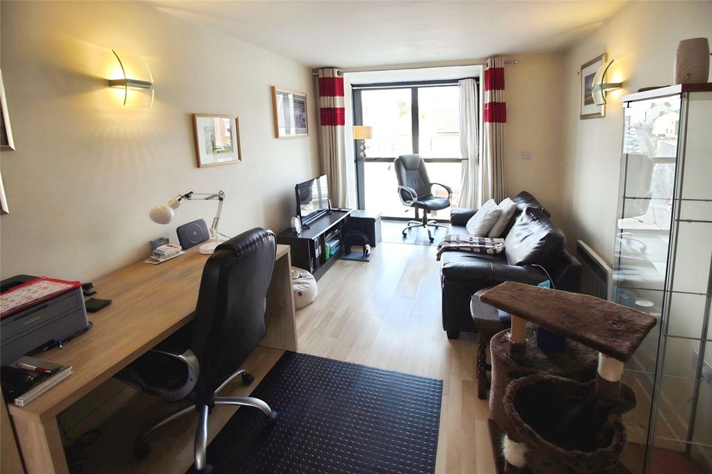 Property photo 3 of 7 Picture No. 06