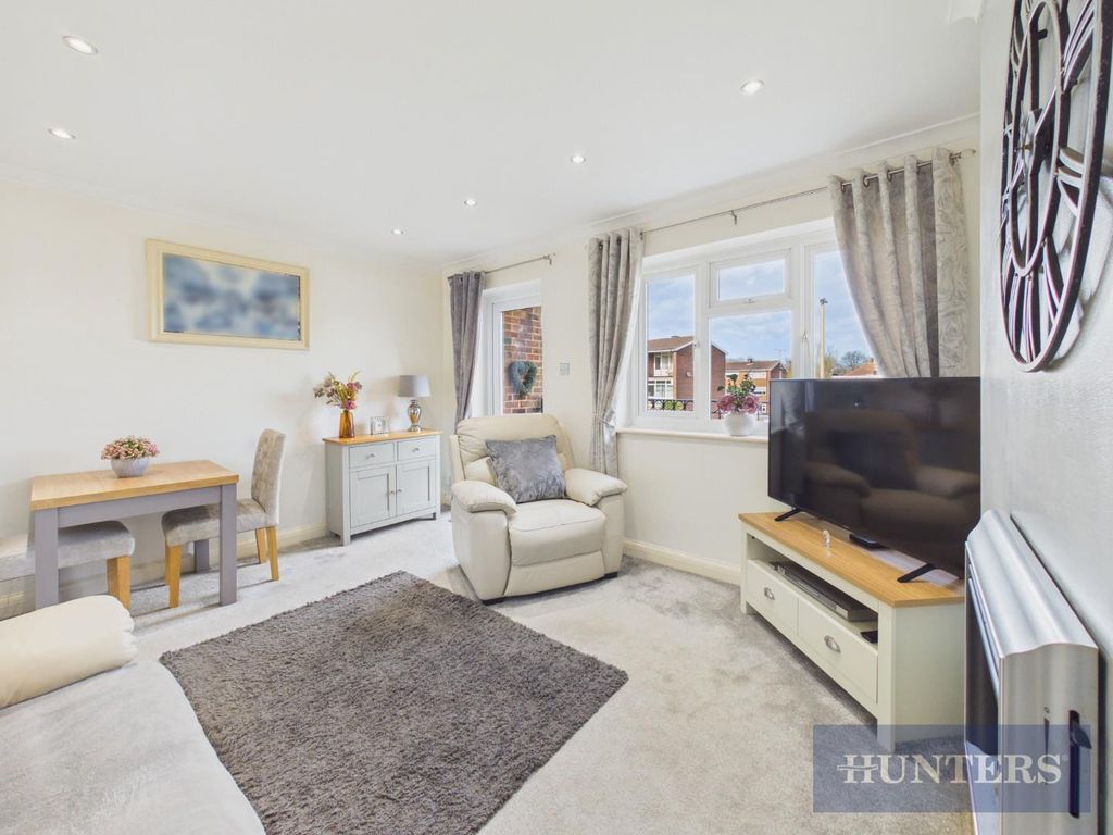 Property photo 3 of 14 Cam05316G0-Pr0380-Still009.Jpg