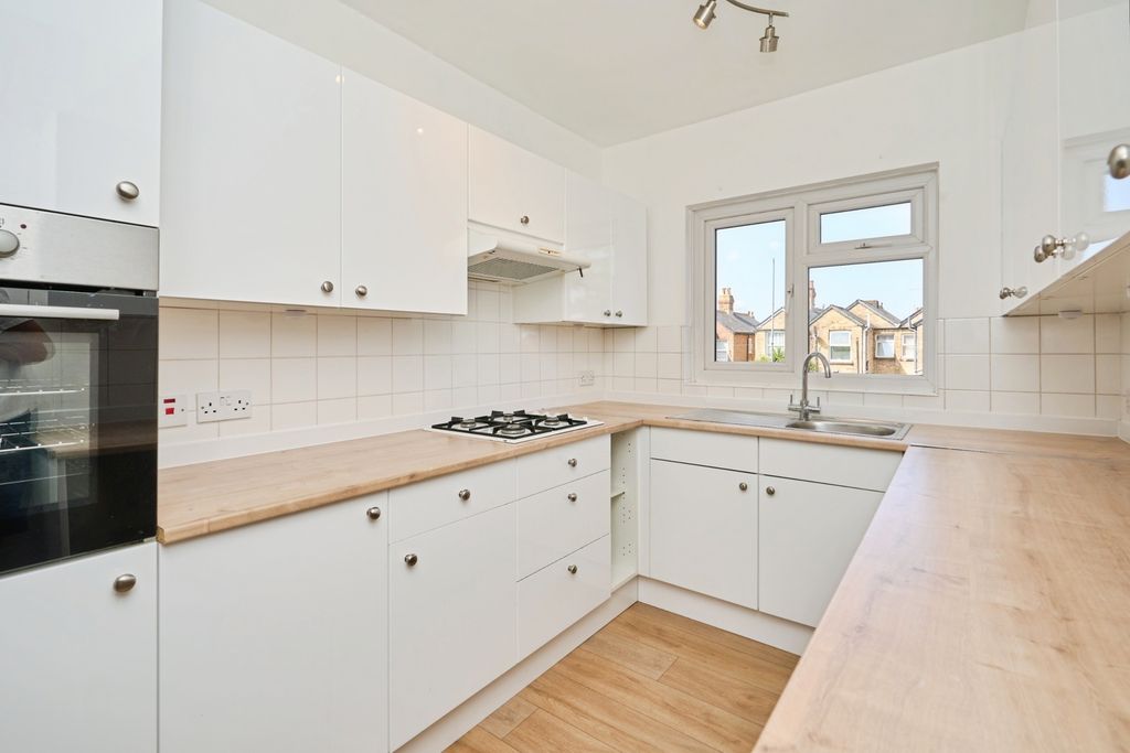 Property photo 3 of 17 Kitchen