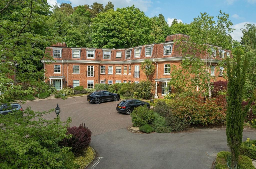 Property photo 1 of 18 Front Aspect