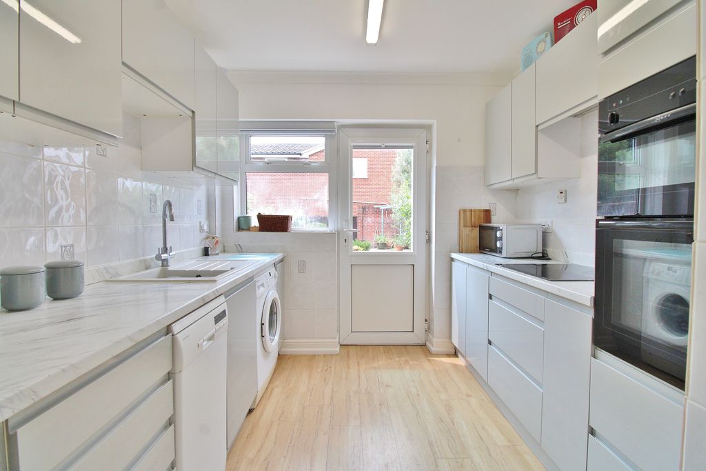 Property photo 2 of 23