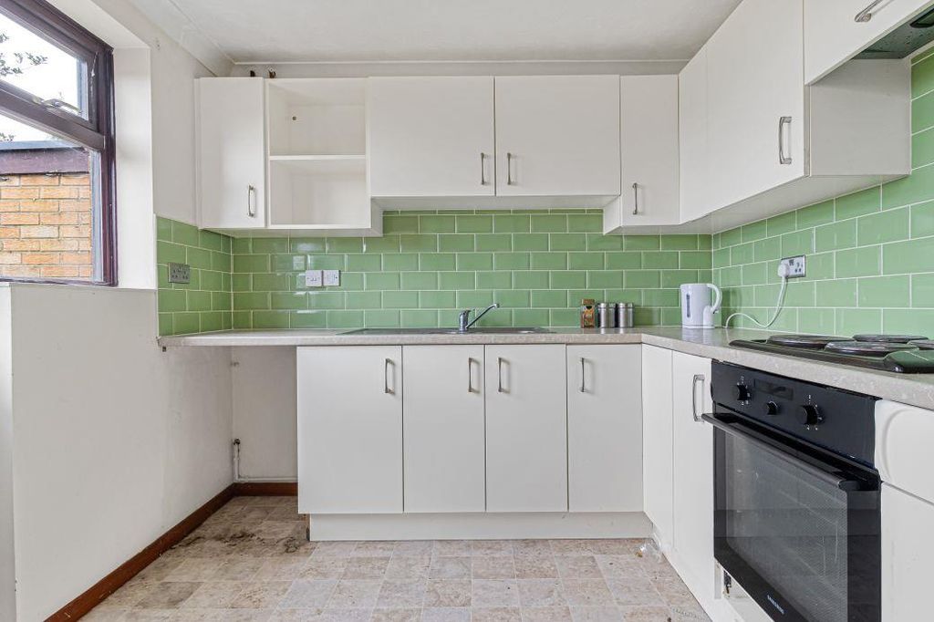 Property photo 3 of 15 10_73618.Jpg