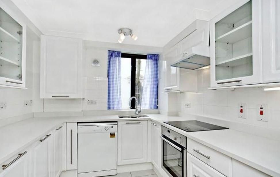 Property photo 2 of 11 Kitchen.Jpg