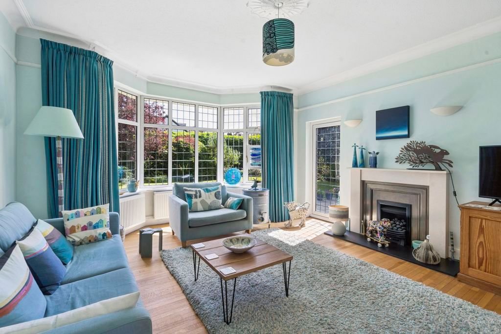 Property photo 3 of 14 Sitting Room