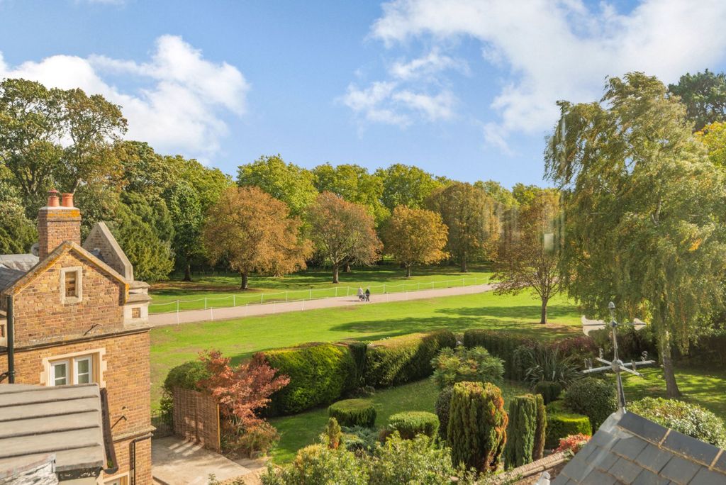 Property photo 2 of 16 Picture No. 20