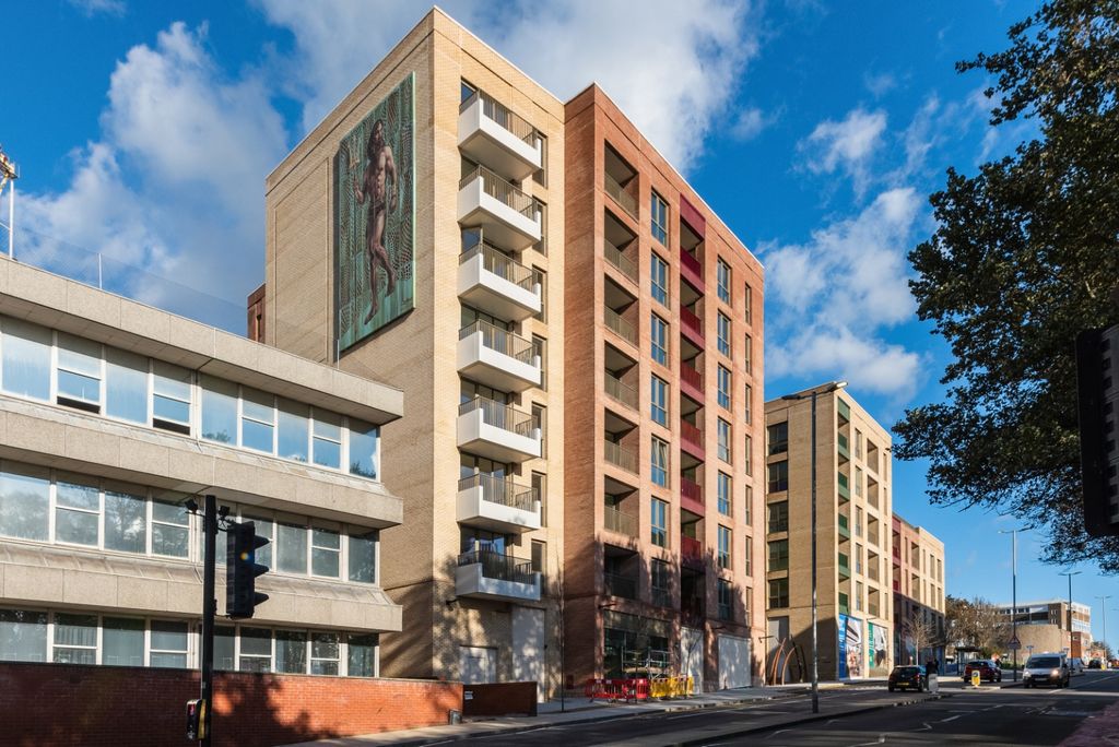 Property photo 2 of 20 4161494