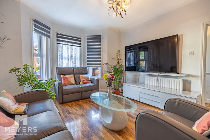 Property photo 2 of 14 Lounge