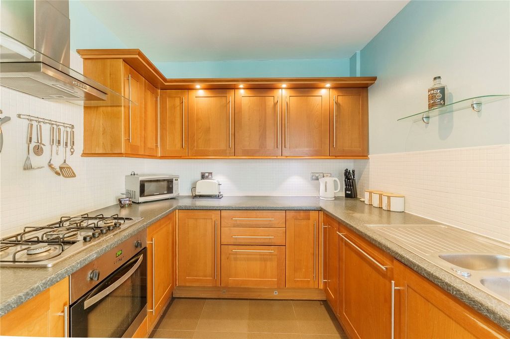 Property photo 3 of 21 Picture No. 28