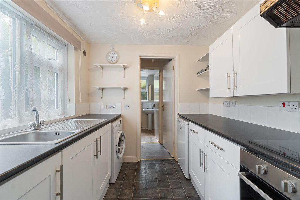 Property photo 3 of 15 Kitchen