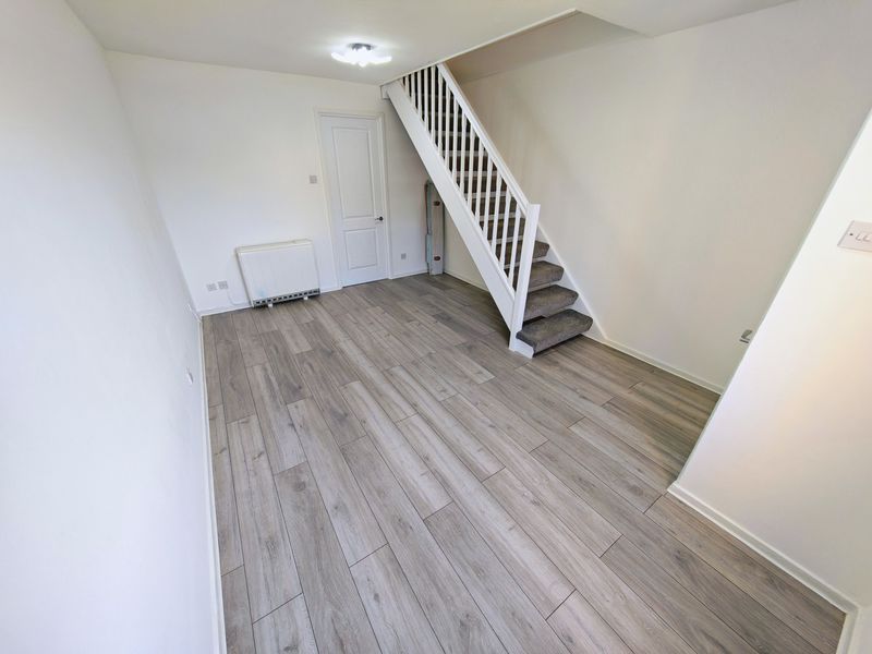 Property photo 2 of 11 Photo 1