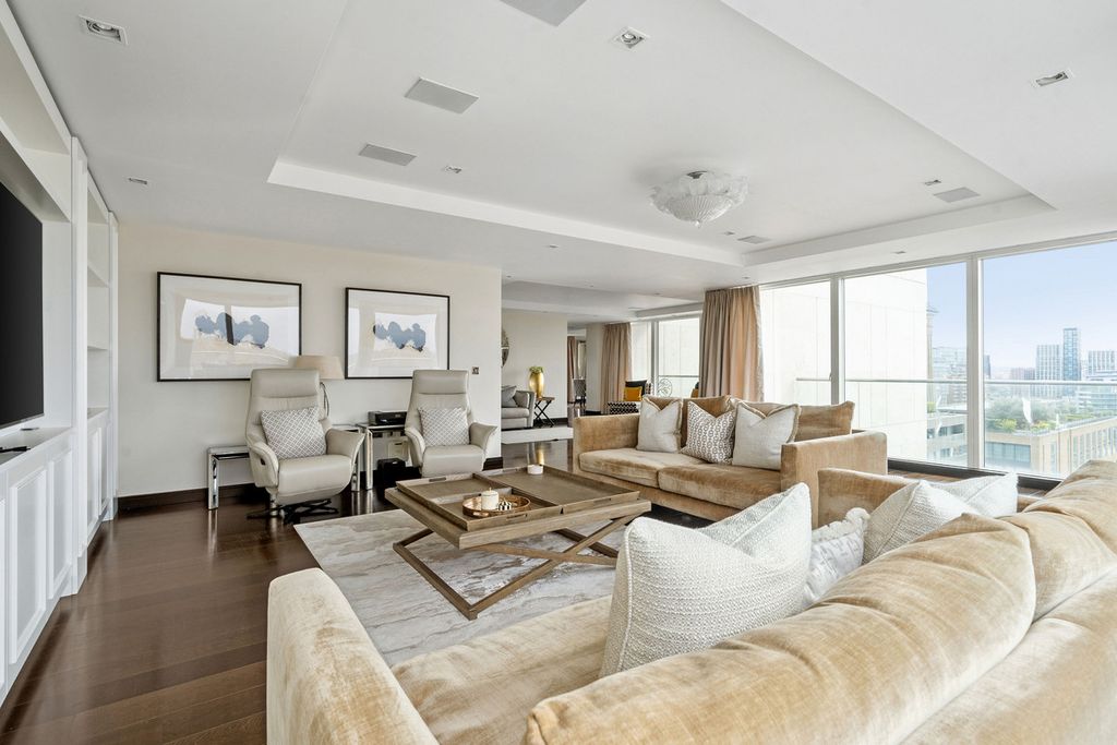 Property photo 3 of 37