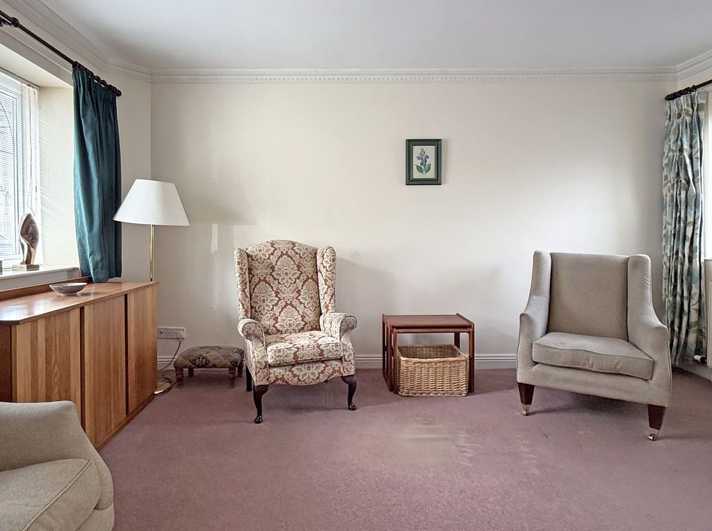 Property photo 3 of 11 Photo 10