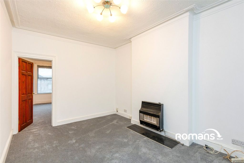 Property photo 3 of 8 Picture No. 24