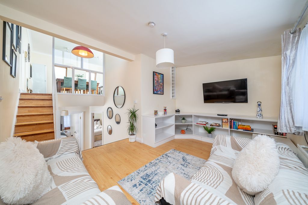 Property photo 1 of 28